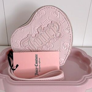 NWT Juicy Couture Light Blush Pink Heart Wristlet 💖